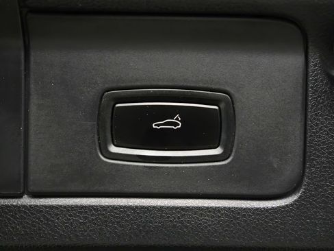 Used 2012 Porsche Panamera 4 image 24