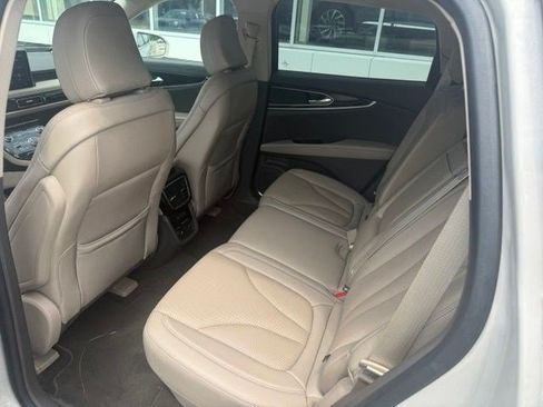 Used 2022 Lincoln Nautilus Reserve FWD image 11