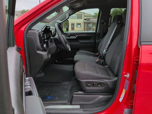 Used 2025 Chevrolet Silverado 2500 LT w/ Convenience Package AWD/4WD image 17