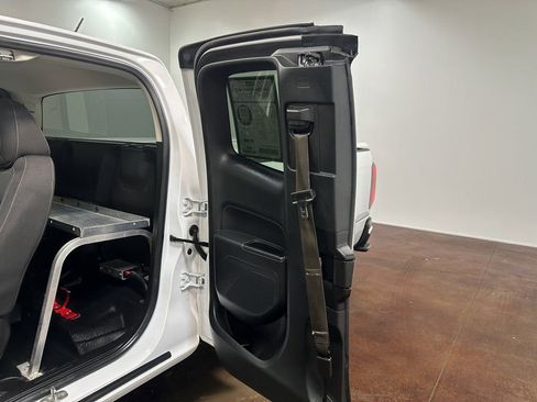 Used 2021 Chevrolet Colorado LT w/ Fleet Safety Package image 76