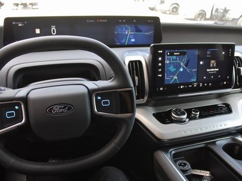 New 2025 Ford Expedition Max Active image 19
