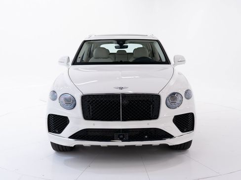 Used 2024 Bentley Bentayga V8 image 8