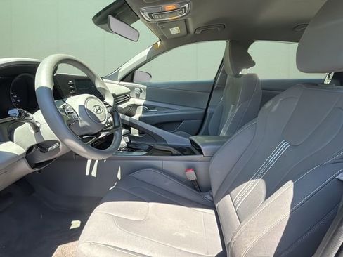 Used 2021 Hyundai Elantra SEL FWD image 11