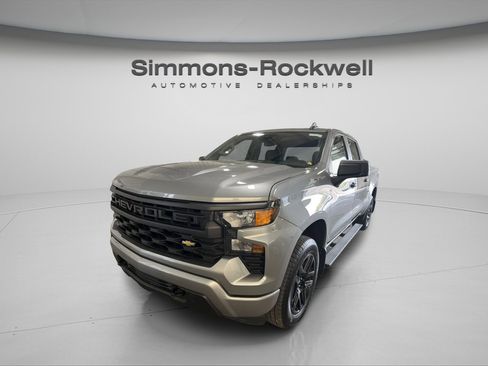 Used 2024 Chevrolet Silverado 1500 Custom AWD/4WD image 1