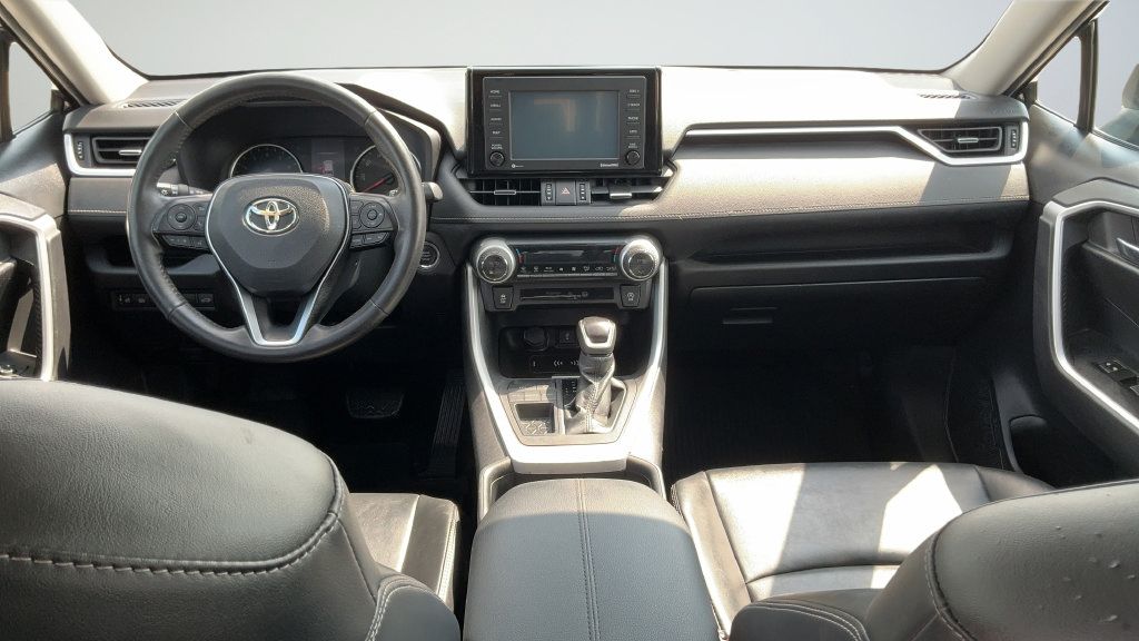 Used 2021 Toyota RAV4 XLE Premium FWD image 7