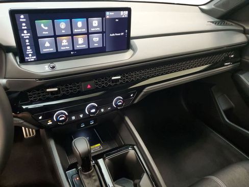 Used 2025 Honda Accord Sport image 29