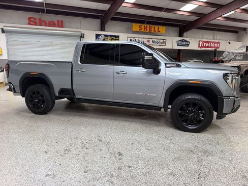 Used 2024 GMC Sierra 3500 AT4 w/ AT4 Premium Plus Package AWD/4WD image 10