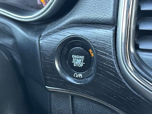 Used 2018 Jeep Grand Cherokee High Altitude image 23