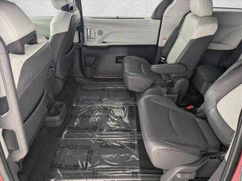 Used 2021 Toyota Sienna XSE w/ XSE Plus Package image 19