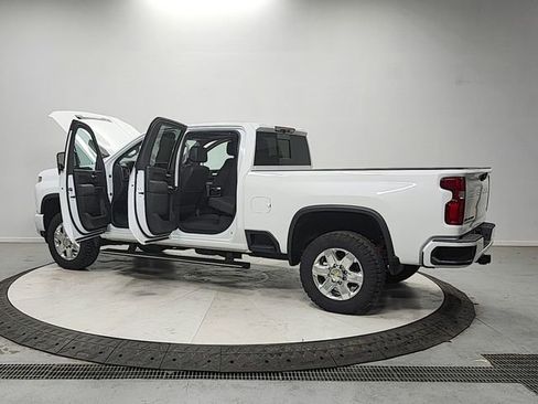 Used 2023 Chevrolet Silverado 3500 LTZ w/ Z71 Chrome Sport Edition image 13