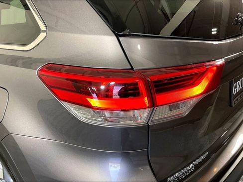 Used 2019 Toyota Highlander Limited image 42