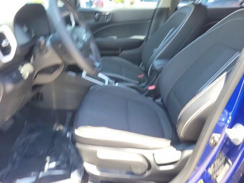 Certified 2023 Hyundai Venue Limited FWD image 11