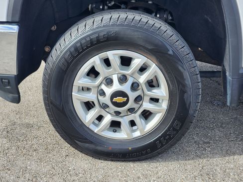 Used 2025 Chevrolet Silverado 2500 LT w/ Convenience Package AWD/4WD image 10