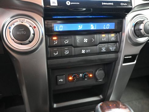 Certified 2022 Toyota 4Runner Limited AWD/4WD image 14