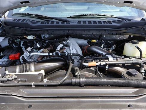 Used 2023 Ford F350 Platinum w/ FX4 Off-Road Package AWD/4WD image 9