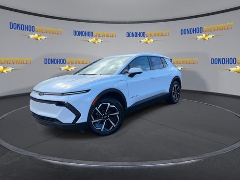 New 2026 Chevrolet Equinox EV LT image 7