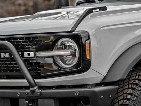 Used 2024 Ford Bronco Wildtrak image 3