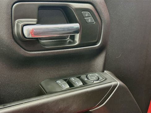 Used 2024 Chevrolet Silverado 1500 Custom Trail Boss w/ Dark Appearance Package AWD/4WD image 15