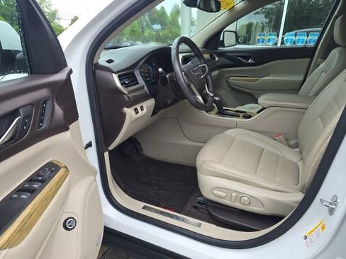 Used 2018 GMC Acadia Denali w/ Technology Package AWD/4WD image 21
