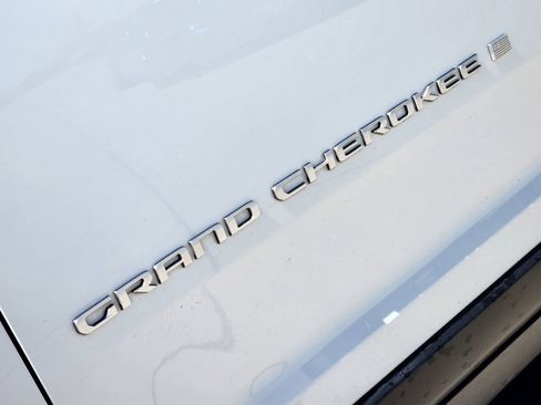 Used 2025 Jeep Grand Cherokee L Laredo w/ Luxury Tech Group I image 18