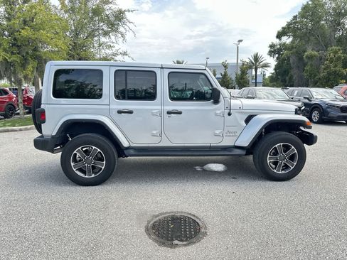 Used 2023 Jeep Wrangler Unlimited Sahara AWD/4WD image 7