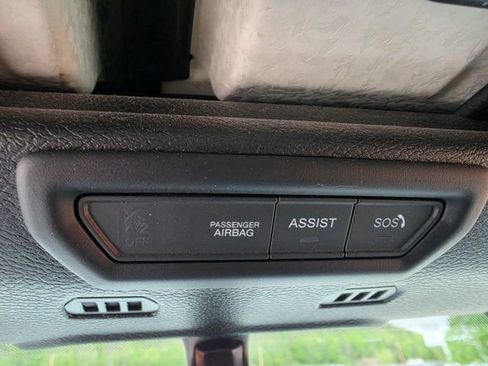 Used 2023 Jeep Gladiator Sport AWD/4WD image 19