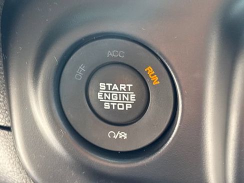 Used 2021 Jeep Wrangler Unlimited Sahara w/ Cold Weather Group AWD/4WD image 34