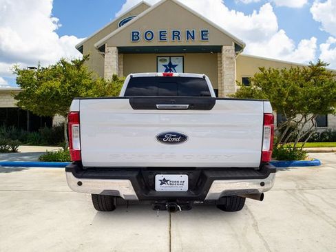 Used 2019 Ford F250 Lariat w/ Lariat Value Package AWD/4WD image 4