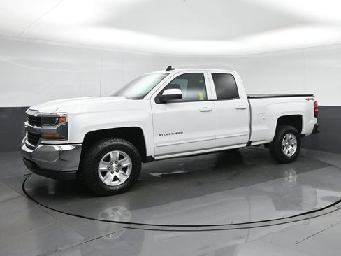 Used 2018 Chevrolet Silverado 1500 LT AWD/4WD image 3