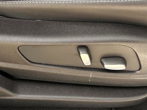 New 2026 Cadillac XT5 Luxury image 23