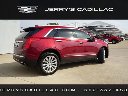 Used 2017 Cadillac XT5 Platinum image 5