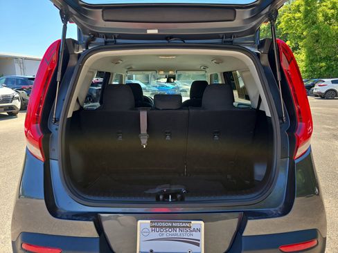 Used 2022 Kia Soul LX w/ Technology Package FWD image 13