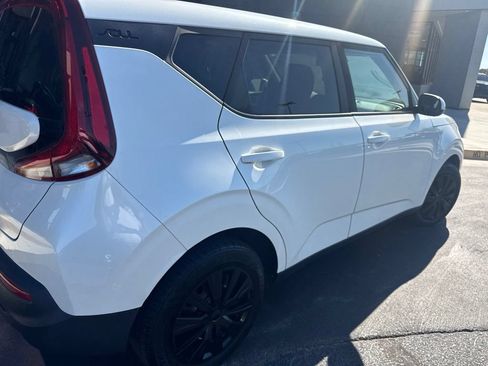 Used 2020 Kia Soul LX FWD image 4