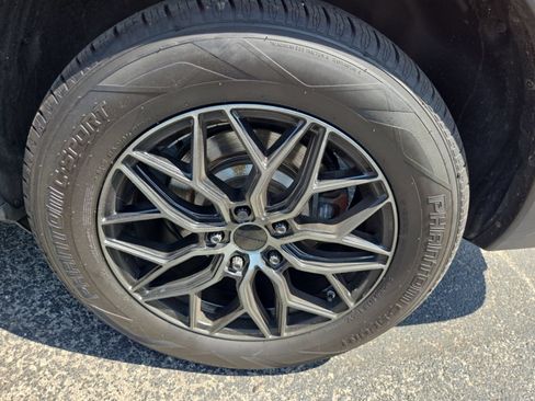 Used 2020 Honda Pilot Touring image 12