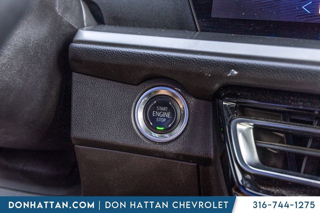 Used 2024 Chevrolet Traverse LT FWD image 9