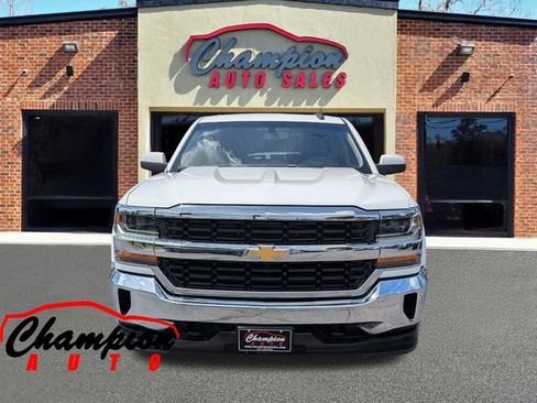 Used 2017 Chevrolet Silverado 1500 LT w/ Trailering Package AWD/4WD image 10