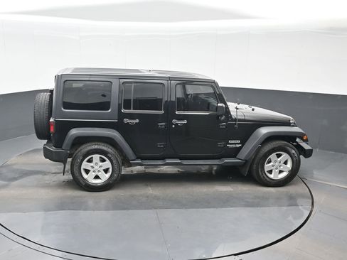 Used 2018 Jeep Wrangler Unlimited Sport S AWD/4WD image 22