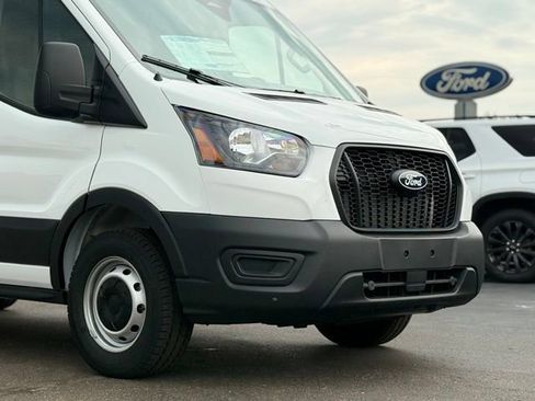 New 2026 Ford Transit 250 148 Medium Roof RWD image 32
