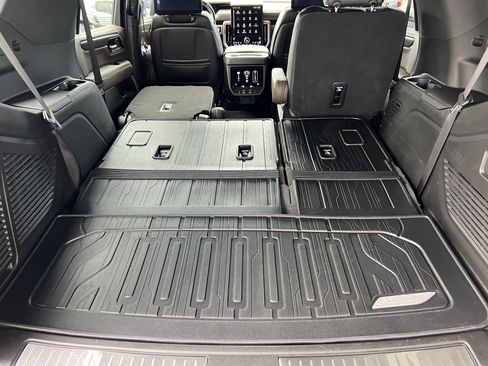 Used 2025 GMC Yukon Denali Ultimate AWD/4WD image 20