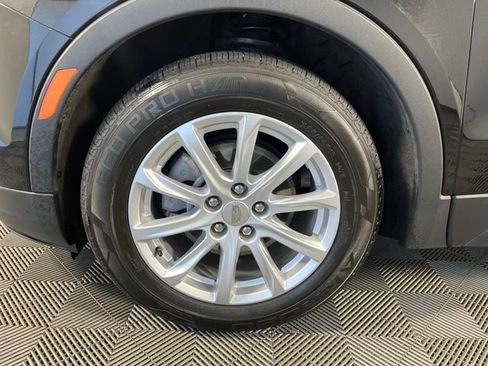 Used 2023 Cadillac XT4 Luxury w/ Cold Weather Package AWD/4WD image 10