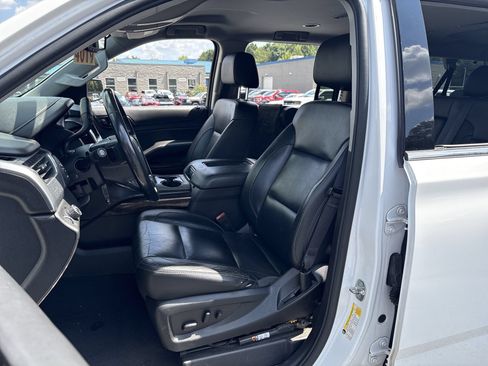 Used 2020 Chevrolet Suburban LT RWD image 16