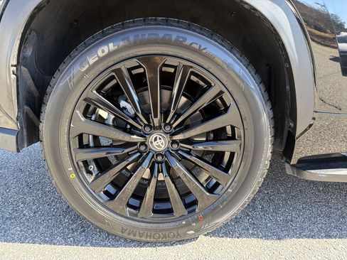 Certified 2023 Toyota Highlander XSE image 30