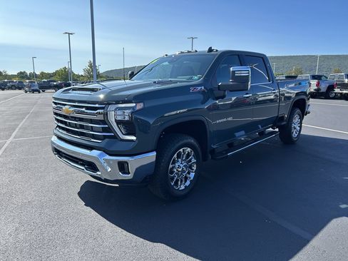 New 2026 Chevrolet Silverado 3500 LTZ w/ LTZ Premium Package AWD/4WD image 3