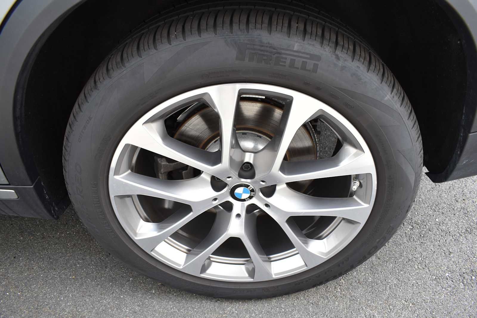 Used 2024 BMW X5 xDrive40i w/ Parking Assistance Package AWD/4WD image 21
