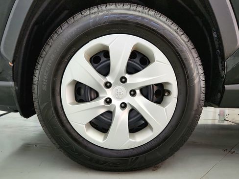 Used 2019 Toyota RAV4 LE w/ All Weather Liner Package AWD/4WD image 31