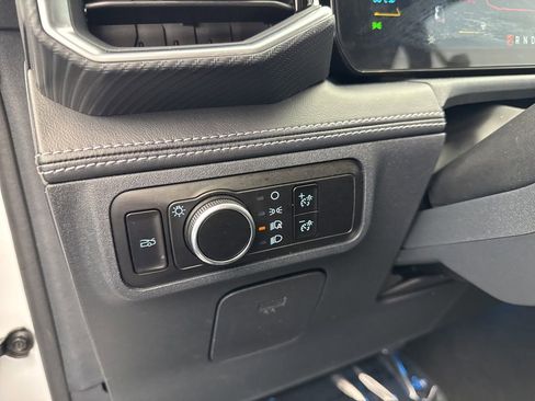 Used 2025 Ford Mustang Premium RWD image 25