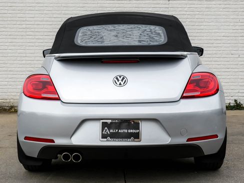 Used 2013 Volkswagen Beetle 2.5 image 8