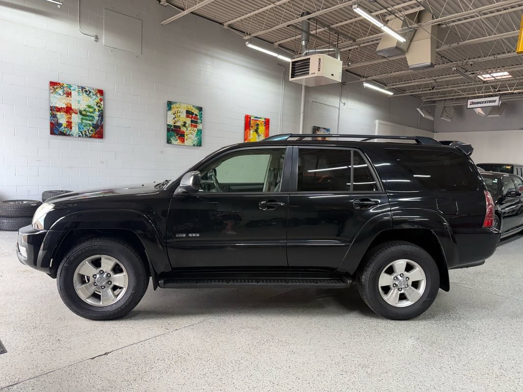 Used 2005 Toyota 4Runner SR5 AWD/4WD image 2