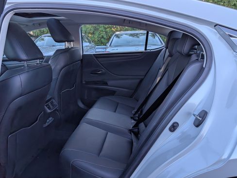 Used 2023 Lexus ES 350 w/ Premium Package image 14