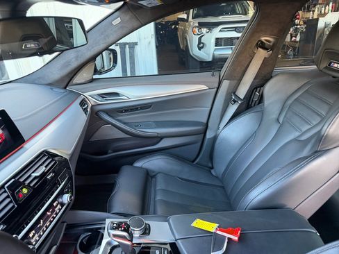 Used 2020 BMW M5 w/ Executive Package image 32